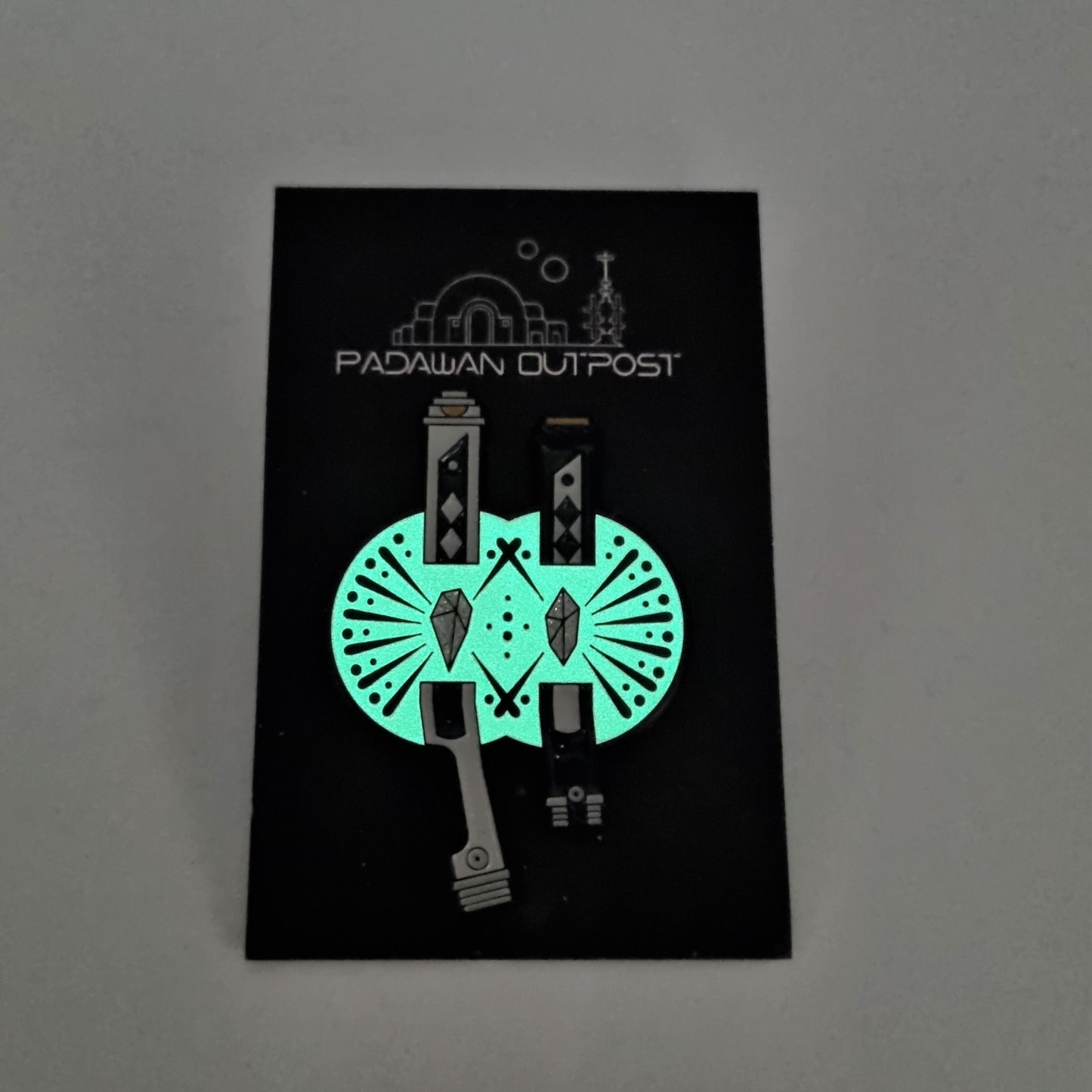 Saber crystal pin badge-Padawan Outpost