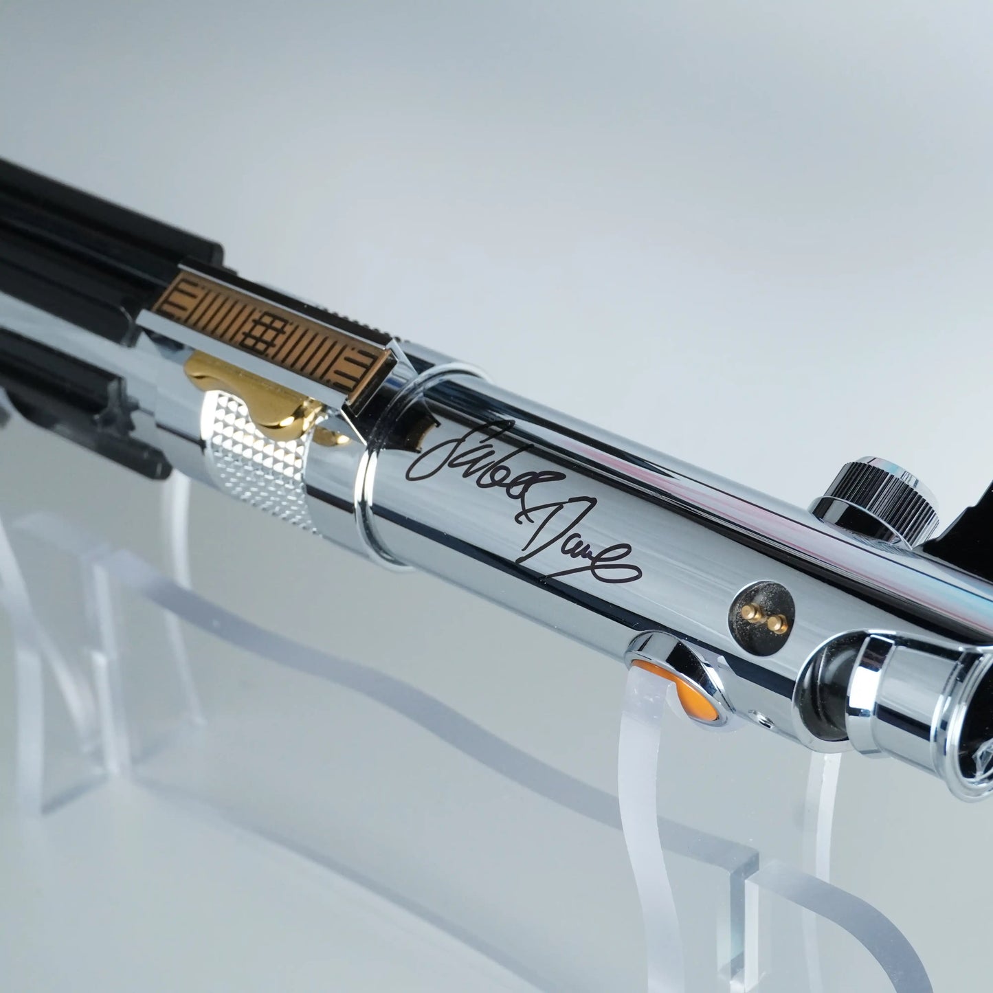 Signature Edition Saber - Model Ani - Signed by Hayden Christensen