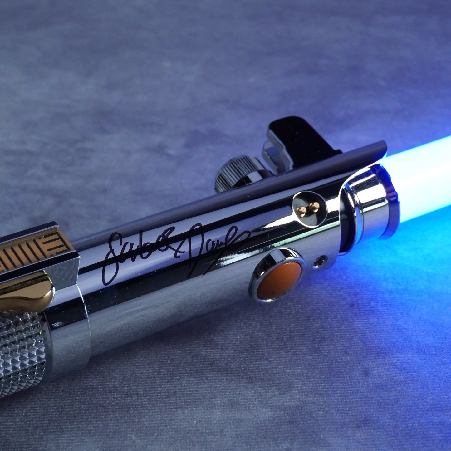 Signature Edition Saber - Model Ani - Signed by Hayden Christensen