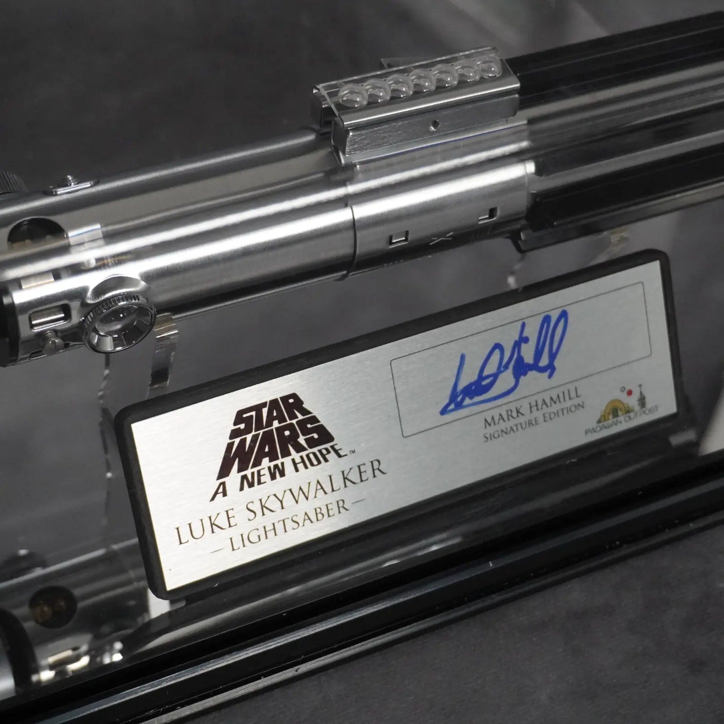 Raffle: Luke Skywalker A New Hope Lightsaber & Signature Plaque Signed by Mark Hamill (+ Display Case & Stand)