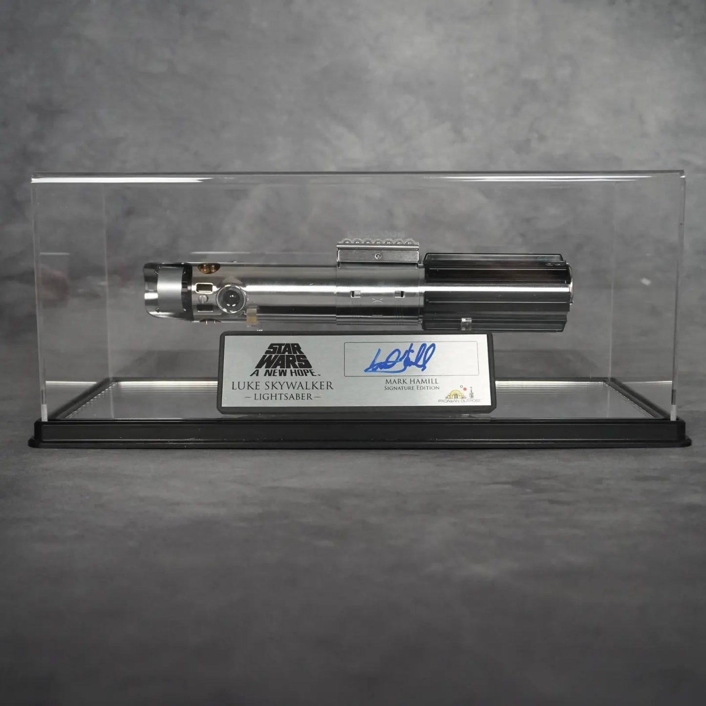 Raffle: Luke Skywalker A New Hope Lightsaber & Signature Plaque Signed by Mark Hamill (+ Display Case & Stand)