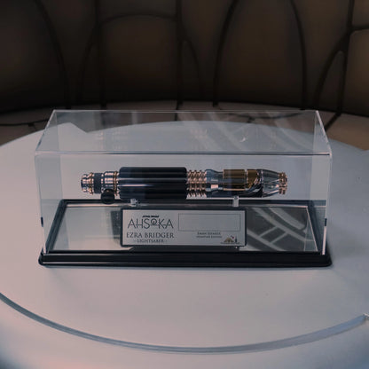 Signature Edition: Mace Windu Saber & Signed Plaque by Samuel L. Jackson | Limited Pre-Order
