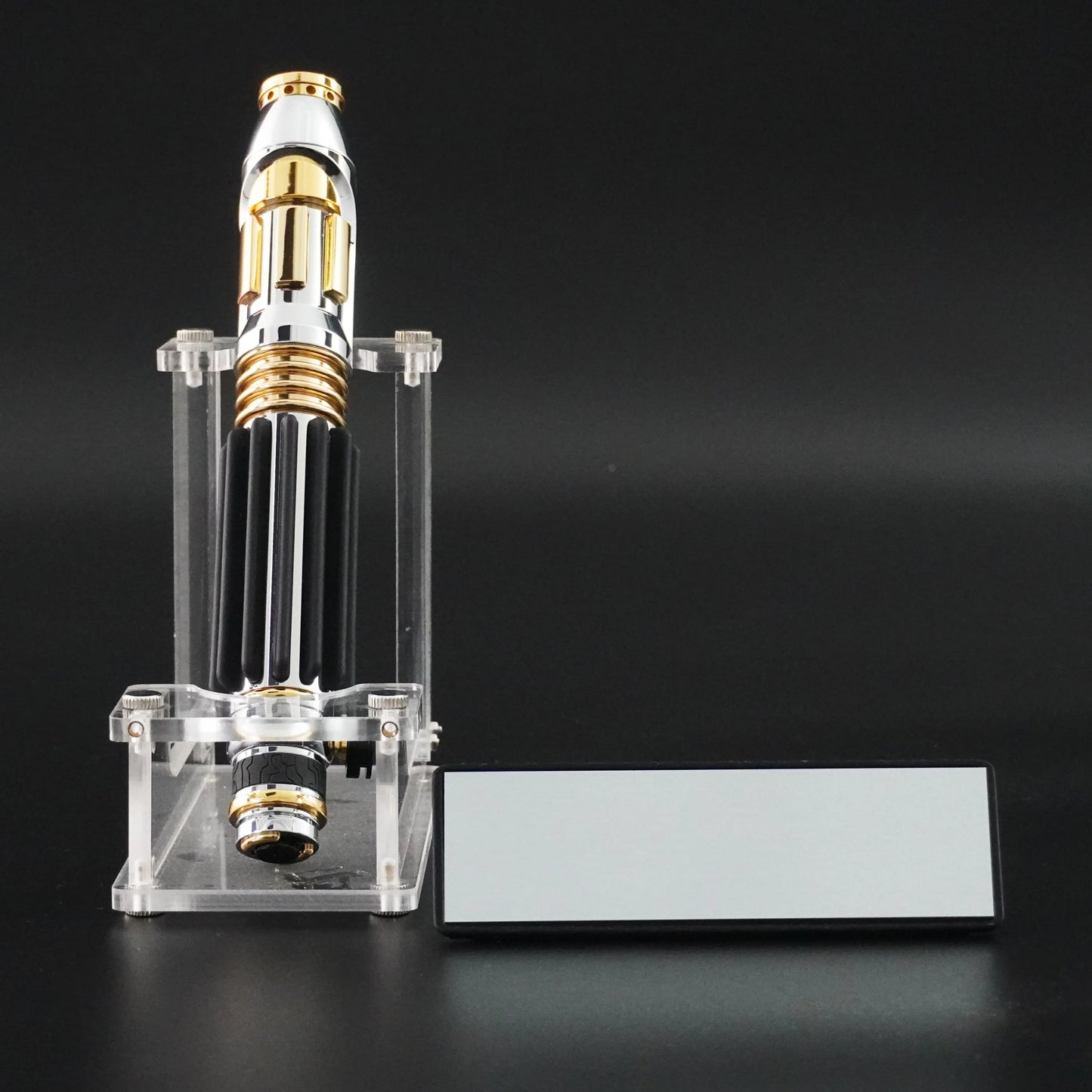 Signature Edition: Mace Windu Saber & Signed Plaque by Samuel L. Jackson | Limited Pre-Order