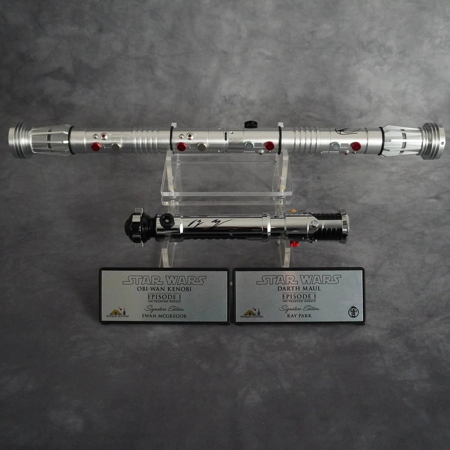 Raffle: Sworn Enemies Vol 1 – Obi-Wan Kenobi Ep1 + Darth Maul Ep 1. Baselit Signed Sabers & Collectors Plaque