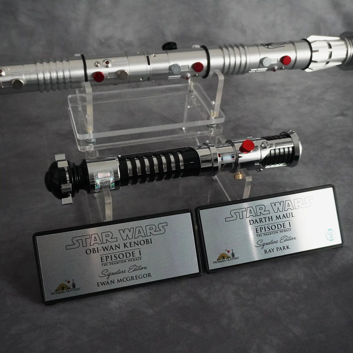 Raffle: Sworn Enemies Vol 1 – Obi-Wan Kenobi Ep1 + Darth Maul Ep 1. Baselit Signed Sabers & Collectors Plaque