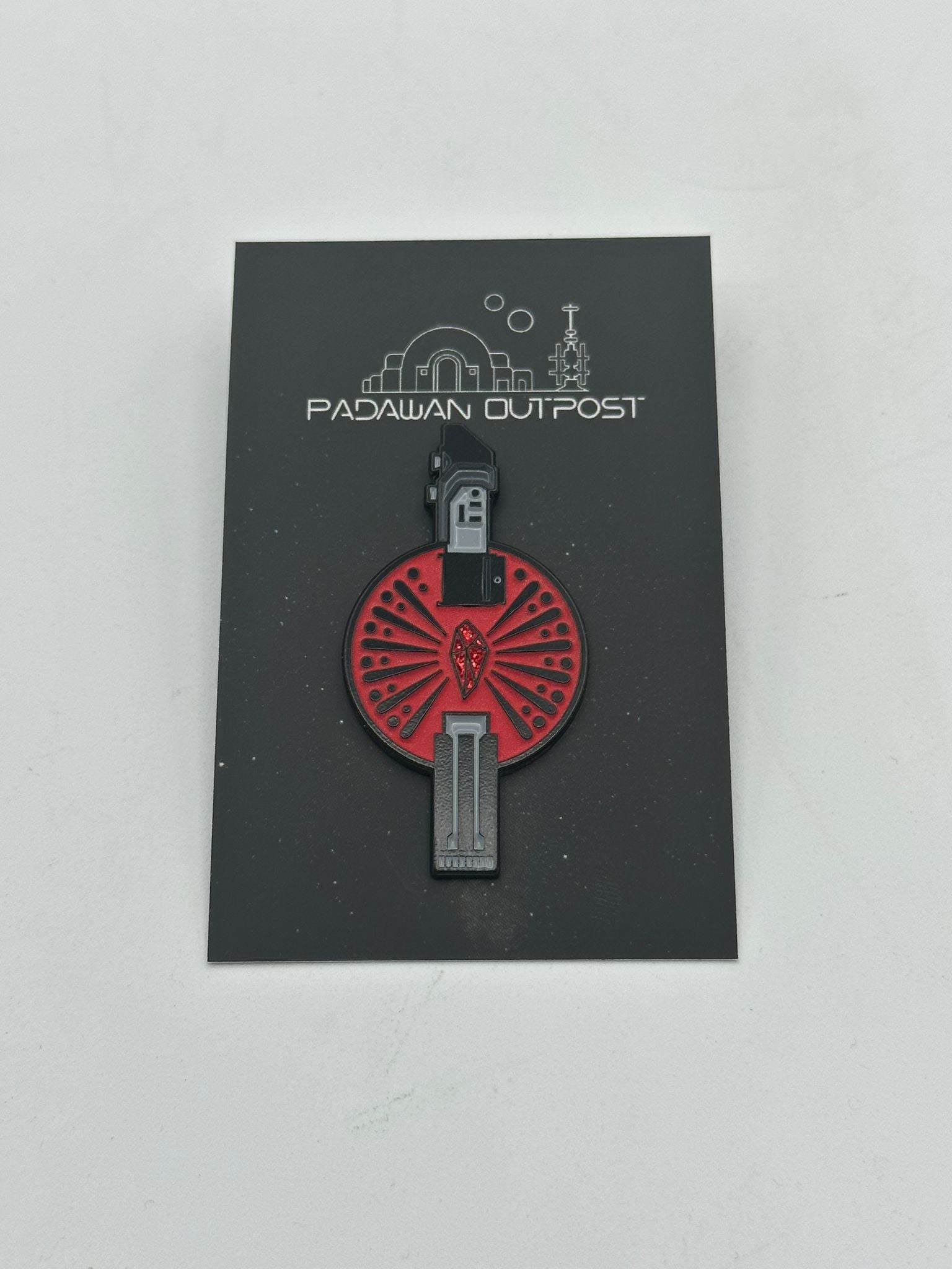 Saber crystal pin badge – Padawan Outpost